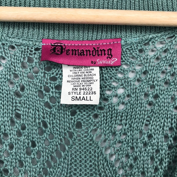 DEMANDING Sleeveless Top, Sz S - Picture 3 of 5